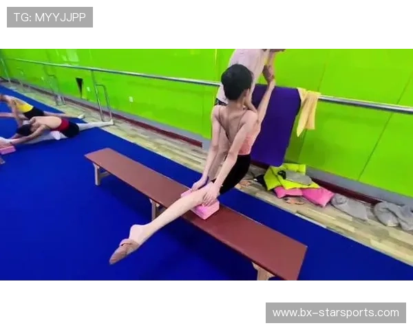 体操俱乐部青训成果交流会吸引业内关注，体操队训练视频